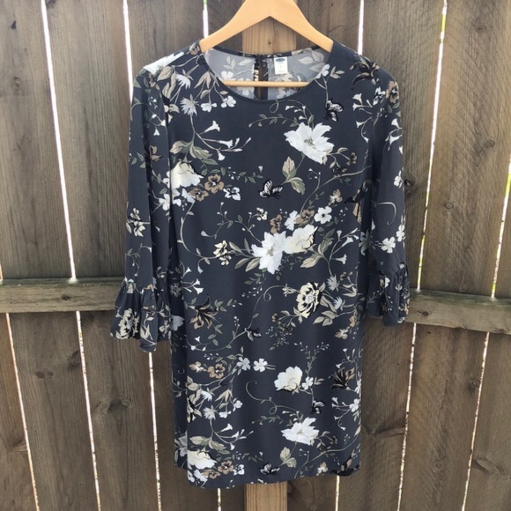 Old Navy Ruffle Sleeve Dress